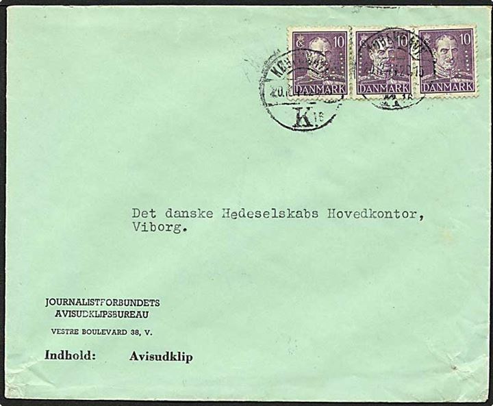 10 øre violet Chr. X på brev fra København d. 20.12.1944 til Viborg. Mærkerne med perfin I.05 - Journalistforbundets Avisudklipsbureau.