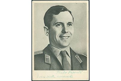 Pavel Popovitj (1930-2009), russisk kosmosnaut og deltager på Vostok 4 (1962) og Sojuz 14 (1974). Tape rest på bagsiden.