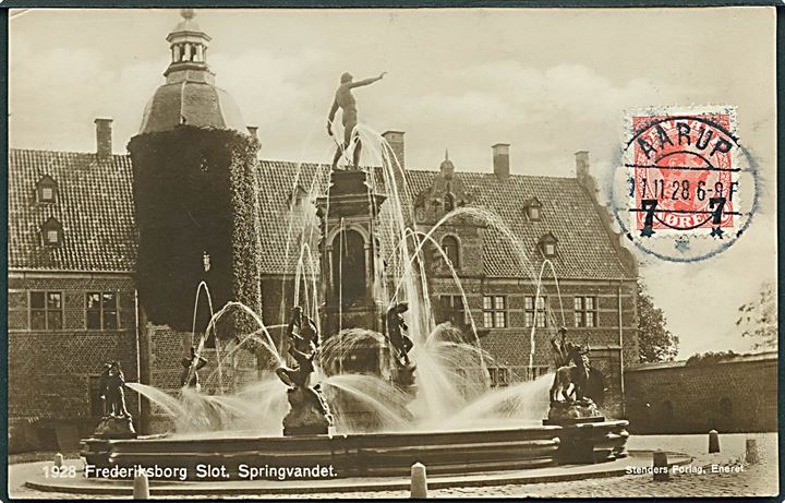 Frederiksborg Slot med Springvandet. Stenders no. 1928. Fotokort. 