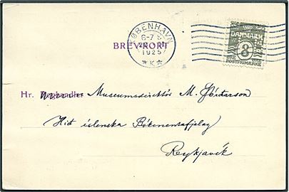 8 øre Bølgelinie med perfin G.B. på brevkort fra Gyldendals Boghandel i København d. 20.2.1925 til Reykjavik, Island. Underfrankeret med 7 øre, men ikke udtakseret i porto.