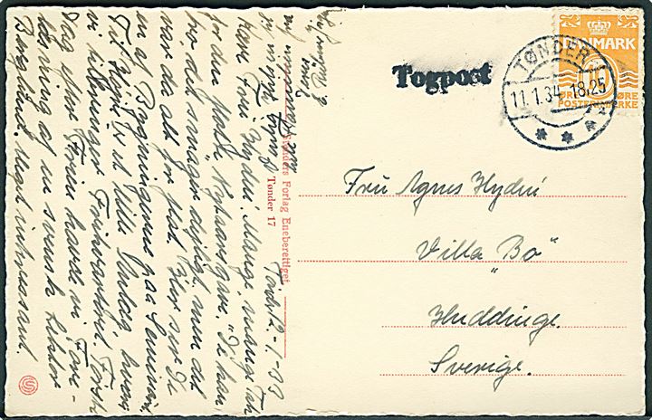 10 øre Bølgelinie på brevkort stemplet Tønder d. 11.1. 1934 og sidestemplet med sort liniestempel “Togpost” til Huddinge, Sverige. “Togpost” stempel er ikke tidligere registreret anvendt ved Tønder postkontor jf. Skilling.