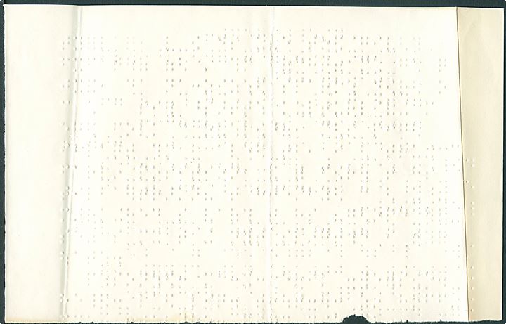 Ufrankeret brev påskrevet “Blindeskrift” fra København d. 28.8.1979 til Vanløse. Tydelige spor efter maskinel sortering. Fuldt indhold skrevet med blindeskrift.