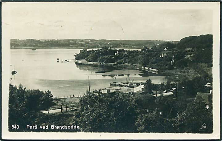 Parti ved Brøndsodde. Fotokort no. 540.