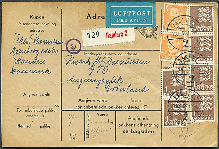 80 øre Fr. IX (2) og 1 kr. Rigsvåben (6) på adtessekort for luftpostpakke fra Randers d. 19.8.1959 til Angmagsalik, Grønland. Et mærke med kort hjørne.