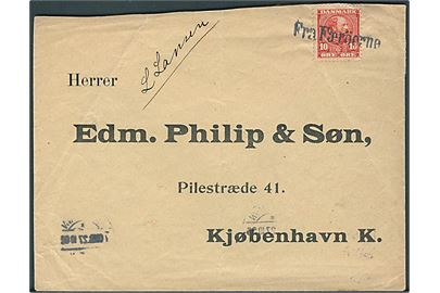10 øre Chr. IX på brev annulleret med skibsstempel Fra Færöerne og på bagsiden sidestemplet Kjøbenhavn d. 27.10.1905 til Kjøbenhavn. Skævt skåret i toppen.