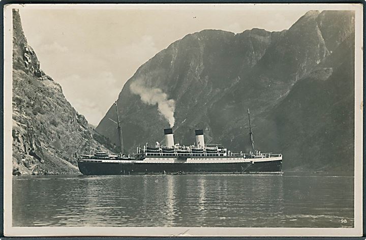 6 pfg. Hindenburg på brevkort (M/S Monte Sarmiento i norsk fjord) annulleret med skibsstempel d. 3.6.1935 til Jena, Tyskland.