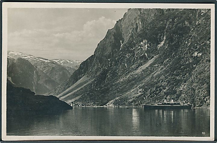 6 pfg. Hindenburg på brevkort (M/S Monte Olivia i Nærøfjord) annulleret med skibsstempel d. 255.8.1937 til Berlin, Tyskland.