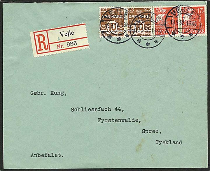 10 øre brun bølgelinie og 15 øre rød karavel på Rec. brev fra Vejle d. 19.9.1932 til Fyrstenwalde, Tyskland.