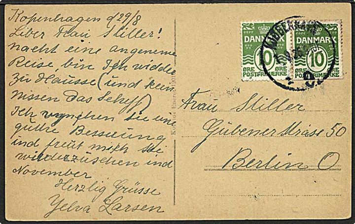 10 øre Bølgelinie (2) - hvoraf højre mærke er med tydelig automatafskæring og sammenklæbning af bane - på brevkort stemplet Kjøbenhavn 9 d. 1.9.1926 til Berlin, Tyskland.