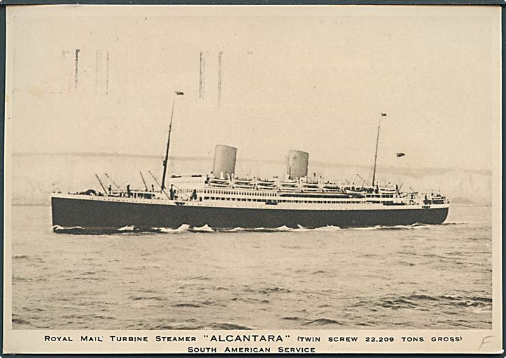 1d George VI på brevkort (RMS Alcantara) stemplet London Paquebot Posted at Sea d. x.8.1939 og sidestemplet S.S. Alcantara * Posted on the high seas * d. 11.8.1939 til London.