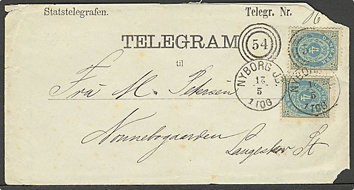 Telegramkuvert m. indhold frankeret med 4 øre Tofarvet (2) annulleret med kombineret nr.stempel “54”/Nyborg d. 15.5.1883 til Langeskov. (Omv. 2-tal indsat i stempel for 5-tal). Telegram indleveret i Frederikssund d. 14.5.1883. 1 mærke beskadiget og kuvert med hjørneskader.