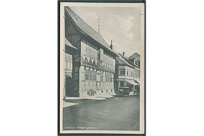 Odense, Overgade med Møntergaarden og automobil. Stenders Odense no. 549.