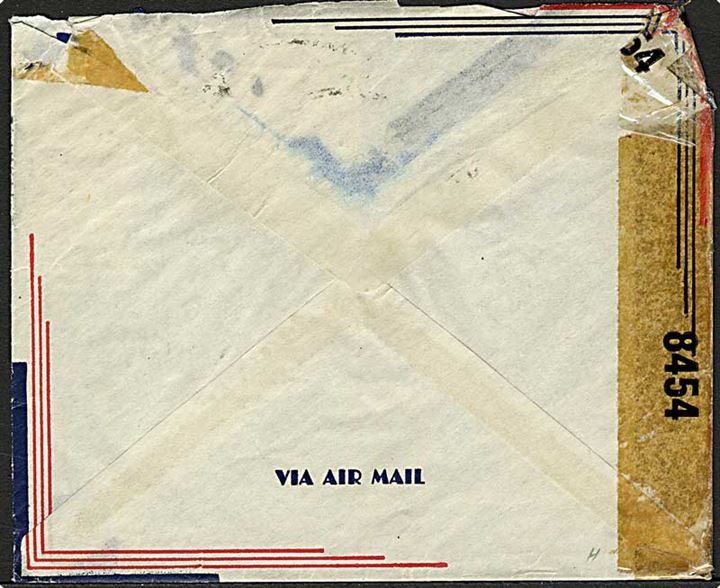 Amerikansk 12 cents blandingsfrankeret luftpostbrev fra Boston d. 26.1.1943 til Keflavik, Island. Åbnet af amerikansk censur 8454