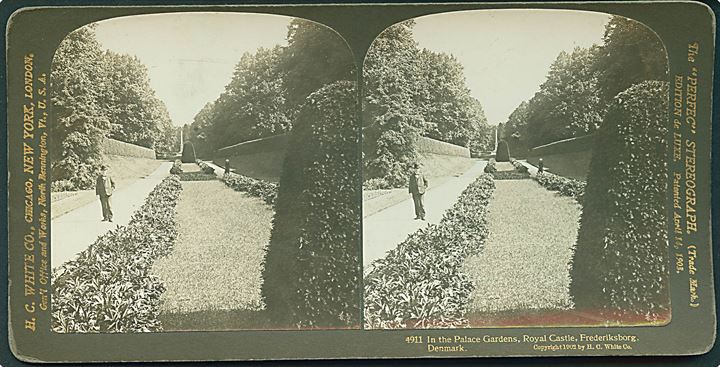 In the Palace Gardens, Royal Castle, Frederiksborg, Hillerød. The Perfec Stereograph. H. C. White Co. no. 4911. Stereokort. Uden adresselinier. 17,8 x 8,8 cm. 