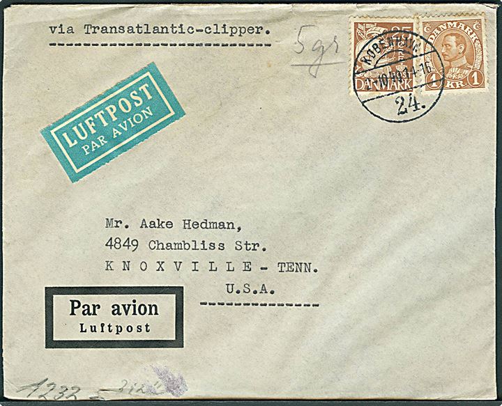 25 øre Karavel og 1 kr. Chr. X på luftpostbrev fra København d. 2.10.1940 til Knoxville, USA. Påskrevet via Transatlantic clipper. Åbnet af tysk censur i Berlin.