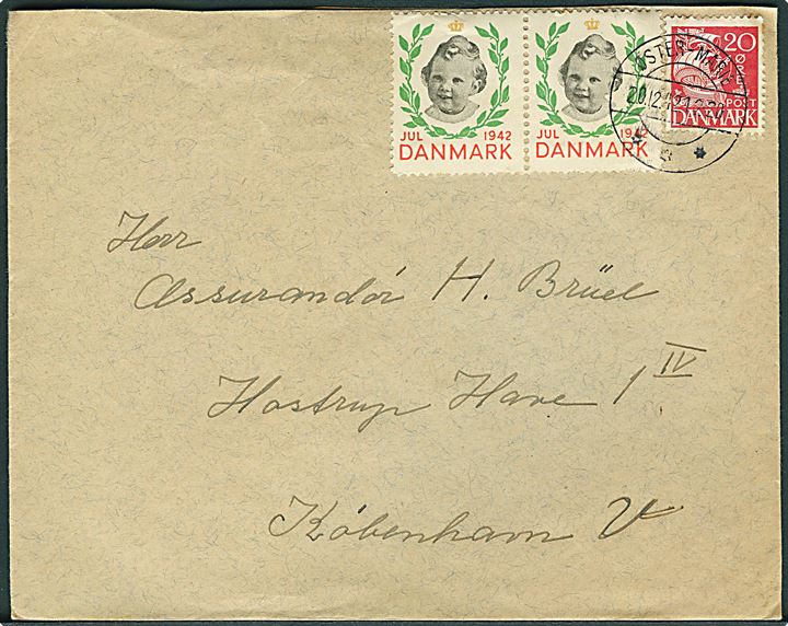 20 øre Karavel og Julemærke 1942 i parstykke på brev annulleret med brotype IIc Øster-Marie d. 20.12.1942 til København.