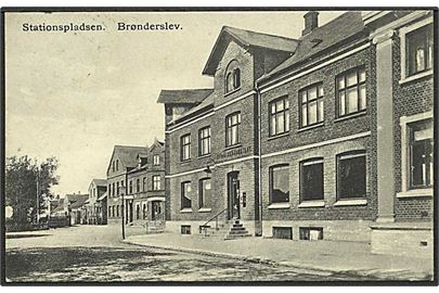 Parti fra Stationspladsen i Brønderslev. C.N. no. 7110.