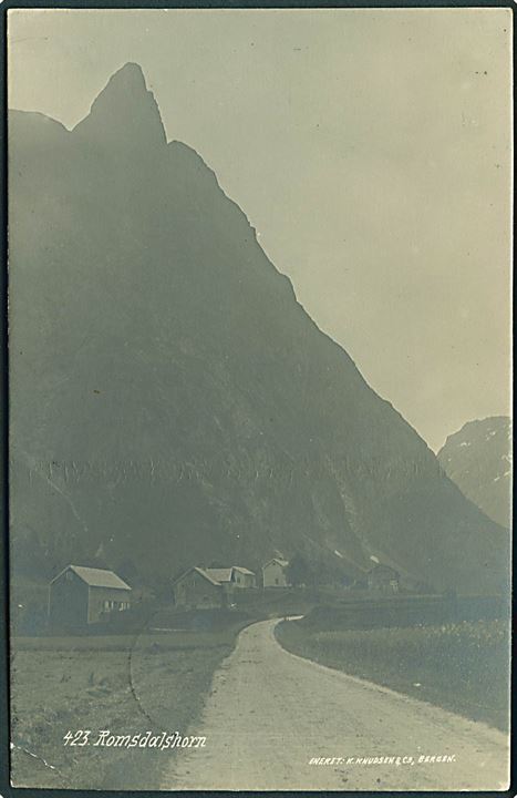 Romsdalshorn i Norge. K. Knudsen & Co. 423. Fotokort. 