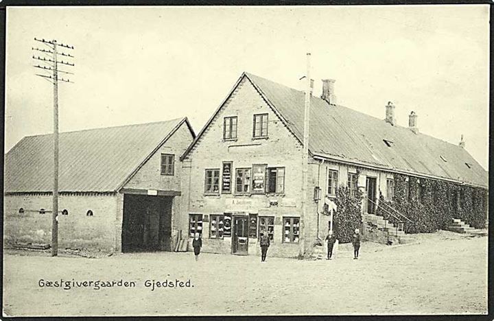 Gæstgivergaarden i Gjedsted. P. Nielsen no. 39312.