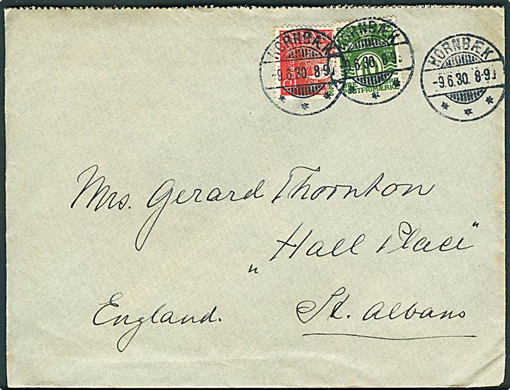 10 øre Bølgelinie og 15 øre Karavel på brev annulleret med brotype Ic Hornbæk d. 9.6.1930 til St. Albans, England.
