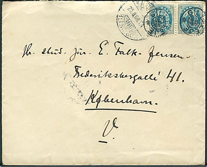 4 øre Tofarvet i parstykke på brev annulleret med stjernestempel GILLELEJE og sidestemplet Kjøbenhavn - Helsingør T.4 d. 25.8.1898 til København.