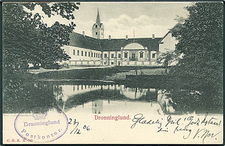 5 øre Chr. IX på brevkort fra Dronninglund d. 23.12.1906 til Langaa. På billedside ovalt stempel (krone) Dronninglund Postkontor.