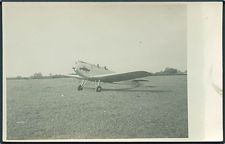 Nordisk Lufttrafik. Miles M2 Hawk OY-DEI. Maskinen forulykkede i Kastrup d. 10.10.1936. Fotokort u/no. Kvalitet 8