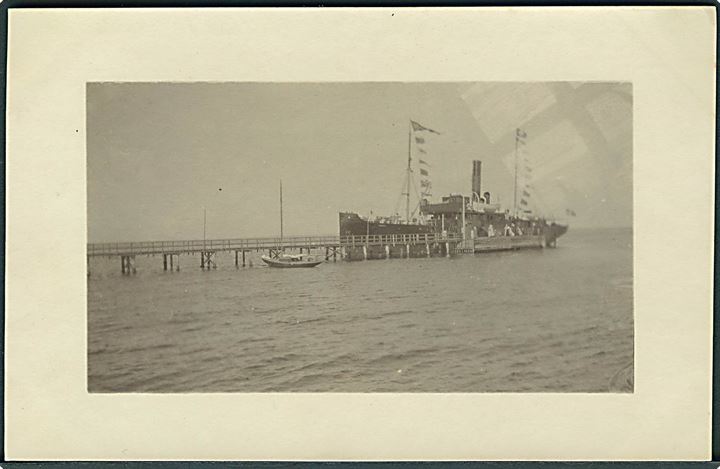 “Møen”, S/S, DFDS. Dampskib på ruten København - Stege (1915-1936). Fotokort u/no. Kvalitet 8