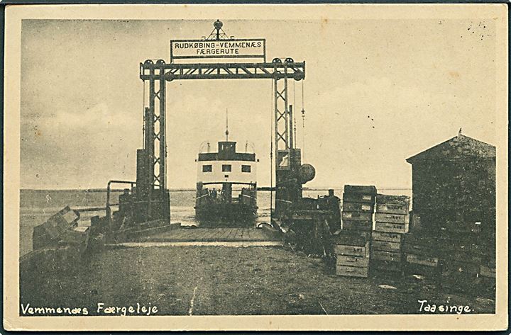 “Vemmenæs” i færgeleje på Taasinge. Rudkøbing - Vemmenæs Færgerute (1931-53). H. Schmidt u/no. Kvalitet 7