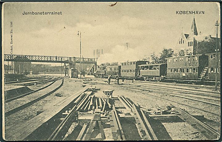 Købh., jernbaneterræn med gangbroen ved Vester Søgade og Gyldenløvesgade. Th. Chort no. 1388. Kvalitet 7