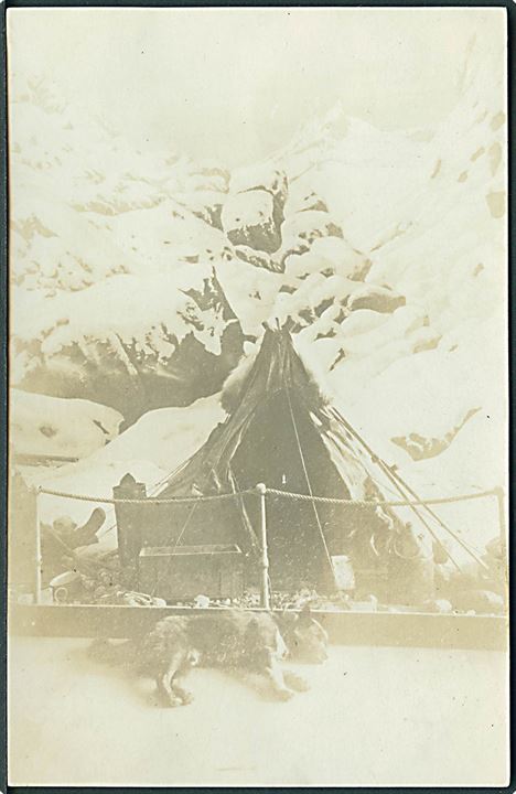 Udstillingen fra Danmark - Expeditionen. Dcbr. 1908. Fotokort med udstillingsstempel på bagsiden. U/No. Kvalitet 8