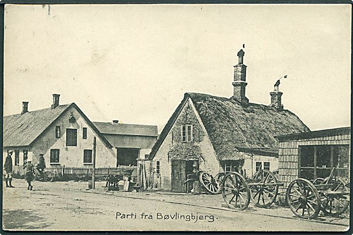 Bøvlingbjerg, gadeparti med karetmager eller smedie. H. Riegels no. 13479. Kvalitet 8