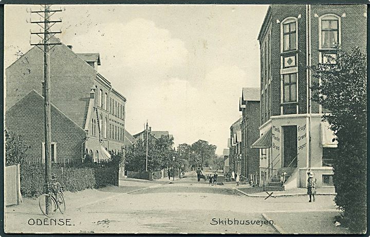 Odense, Skibhusvej med “Annahus” og hjørnet af Annaholmsgade. Stenders no. 16353. Kvalitet 8