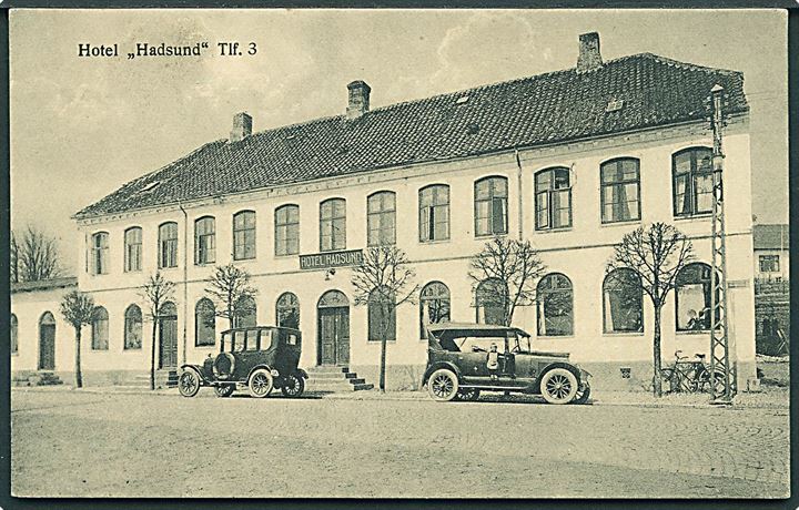 Hadsund, “Hotel Hadsund” med automobiler. N. Clemmensen no. 54B. Kvalitet 8