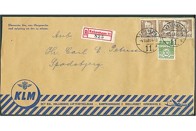 10 øre Bølgelinie og 20 øre Fr. IX (3) på fortrykt kuvert fra KLM sendt anbefalet fra København d. 4.11.1953 til Spodsbjerg. På bagsiden stemplet: Det Kgl. Hollandske Luftfartselskab / K.L.M. København.