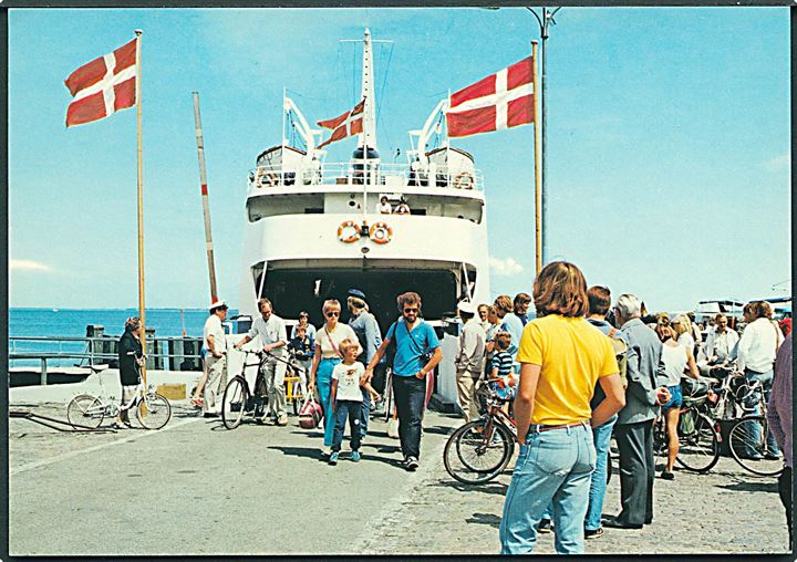 Marstalsfærgen i havnen. Ærø Boghandel no. 143 523 084. 