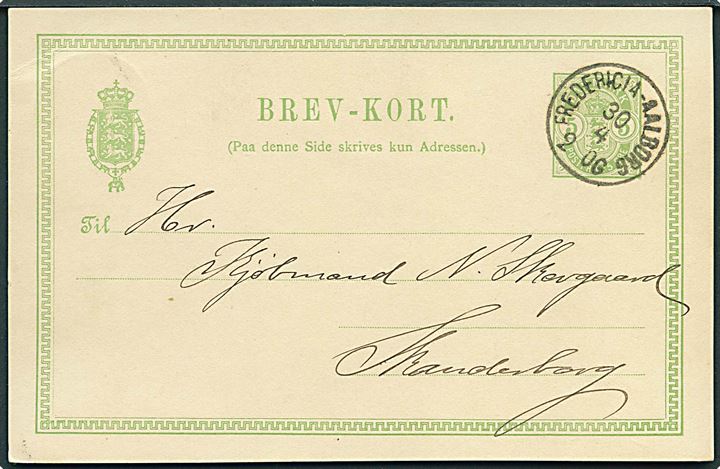 5 øre Våben helsagsbrevkort fra Hobro annulleret med lapidar bureaustempel Fredericia - Aalborg d. 30.4.1889 til Skanderborg.