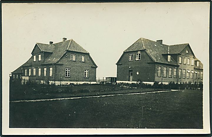 15 øre Fr. IX (defekt) på brevkort dateret Busemark annulleret med pr.-stempel Klintholm Havn pr. Borre d. 17.1.1949 til Aarhus.