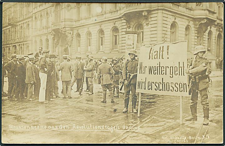 Kapp-Putsch i Berlin marts 1920. Soldater med skilt: Halt! Wer weiter geht wird erschossen. No. 115