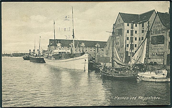 Sterling, S/S, Dampskibsselskabet Thore i havnen ved Knippelsbro. N. K. no. 858. Dampskibet besejlede ruten mellem København og Island. 