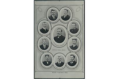 Vivild Højskole 1911 med ansigter af mænd. M. Klink, Fotograf Atelier u/no. Fotokort. 