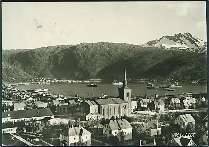 15 øre Løve på brevkort (Havneparti fra Narvik) annulleret med svensk stempel Från Norge og sidestemplet PKP308 d. 18.10.1950 til Göteborg, Sverige.