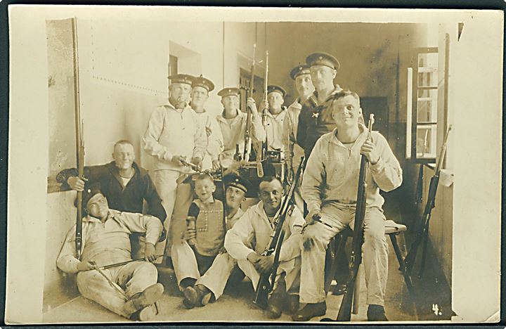 5 pfg. Germania på fotopostkort af marinesoldater fra Matrosen-Division sendt lokalt i Sonderburg d. 31.7.1913.