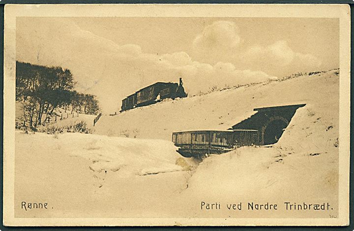 Parti ved Nordre Trinbrædt med Tog, Rønne på Bornholm. Med sne. Colbergs Boghandel no. 3021.  
