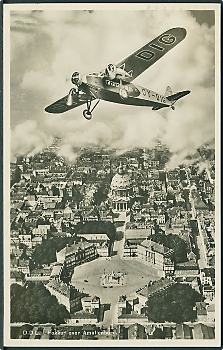 Fokker fly over Amalienborg, København. D. D. L. Alex Vincents no. 546. Fotokort. 