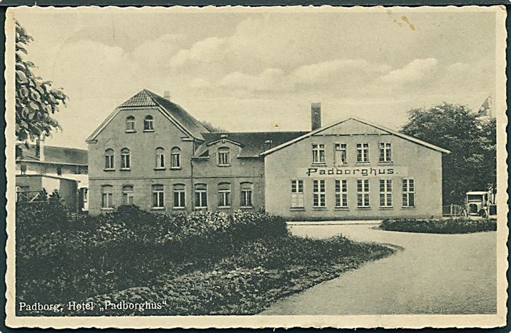 Hotel Padborghus, Padborg. Rudolf Olsens Kunstforlag no. 6264. Frankeret med 5 øre Chr. X 60 år (2) annulleret med brotype IIc Padborg d. 28.9.1931 til Frifelt.
