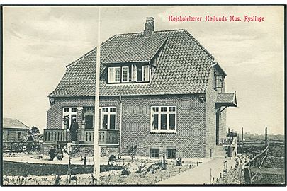 Højskolelære Højlunds Hus, Ryslinge. Warburgs Kunstforlag u/no. 