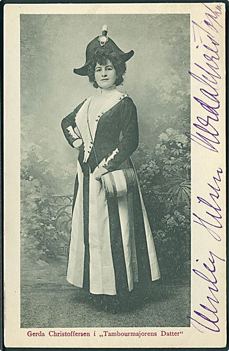 Gerda Christoffersen i Tambourmajorens Datter med original autograf. Skuespillerinde og sangerinde (1870-1947). A. Vincent no. 1093. Frankeret med 5 øre Våben stemplet Kjøbenhavn d. 22.11.1904.