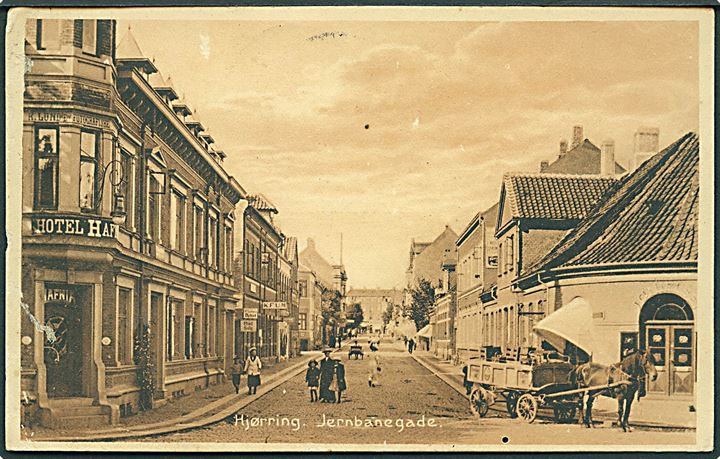 5 øre Chr. X på brevkort (Jernbanegade, Hjørring) annulleret med stjernestempel BJERGBY og sidestemplet Hjørring d. 21.9.1914 til Flemming.