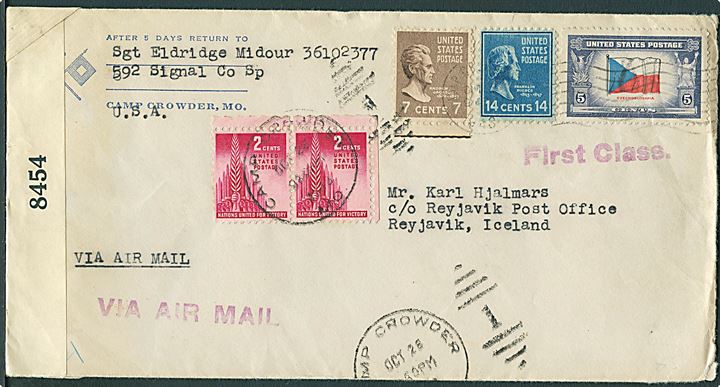 30 cents blandingsfrankeret fortrykt kuvert sendt som luftpost fra soldat ved 592nd Signal Coy i Camp Crowder d. 26.10.1943 til Reykjavik, Island. Fuldt indhold på fortrykt brevpapir og del af lille Camp Crowder brochure. Åbnet af amerikansk censur no. 8454.